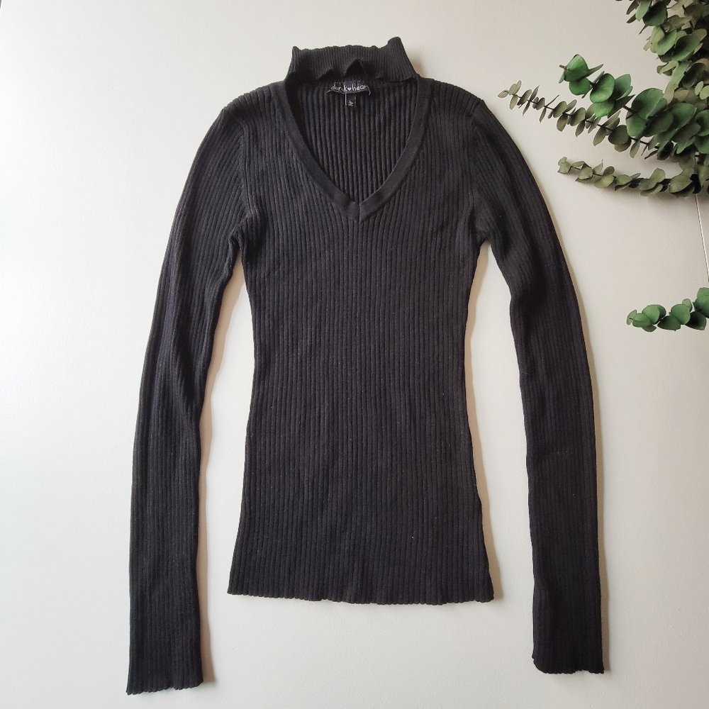 DEREK HEART black chocker V-neck sweater size L